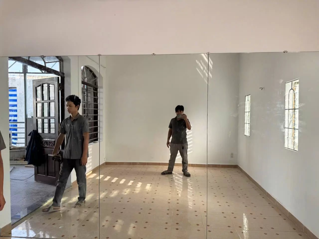 KÍNH THUỶ TRANG TRÍ