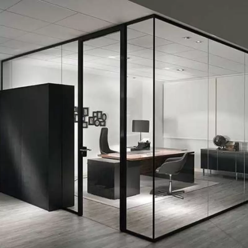 Vách kính cường lực